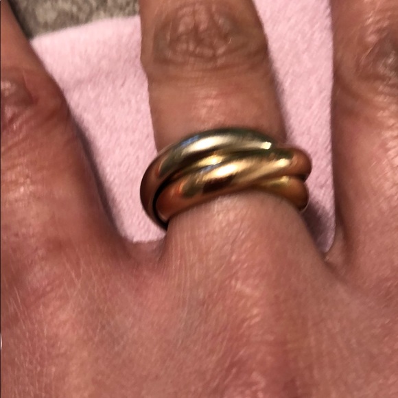 Lady’s 18 K tri- tone yellow gold rings. - Picture 4 of 5
